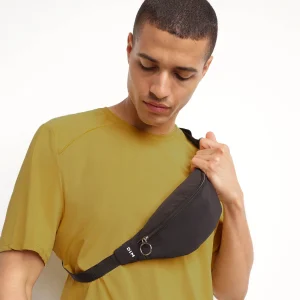 Riñonera unisex negra con cremallera Dim Move