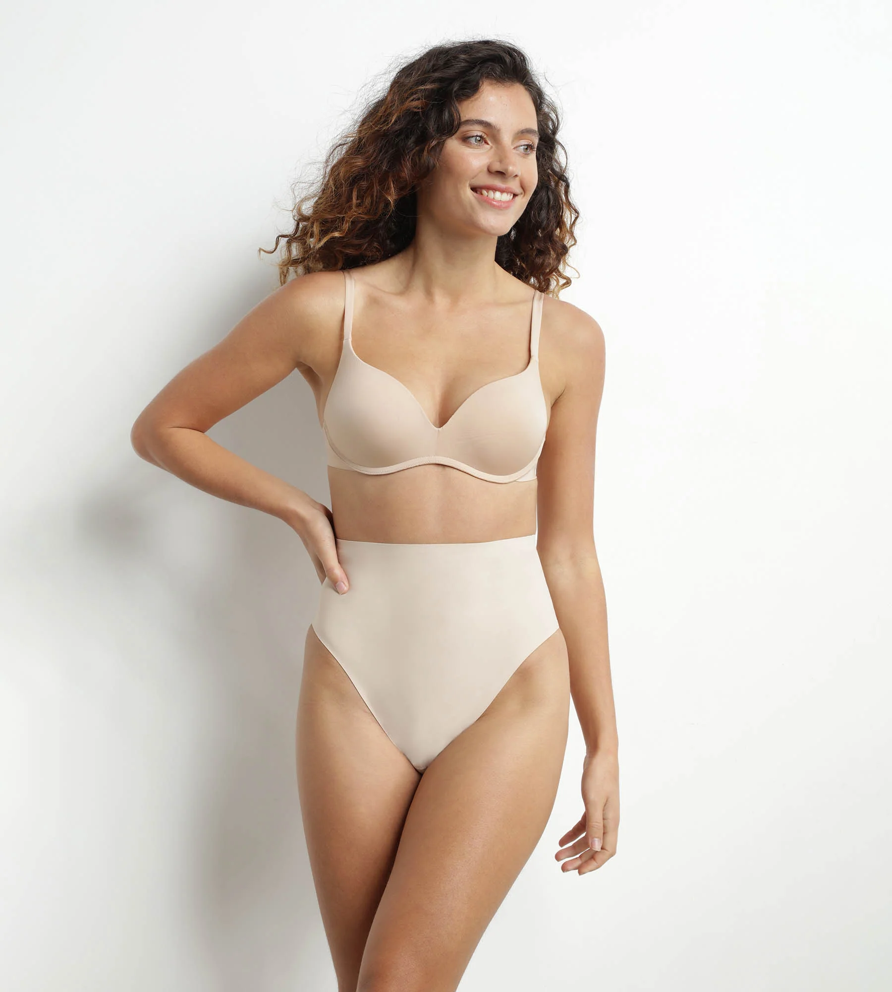 Tanga moldeador mujer talle alto sin costuras nude Dim Silhouette Invisible - Imagen 3