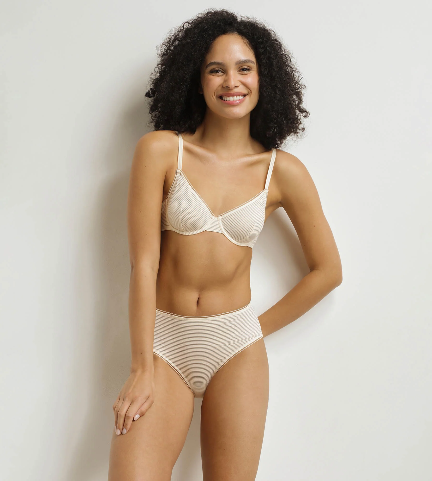 Sujetador corbeille beige Dim x Inès de La Fressange - Imagen 3