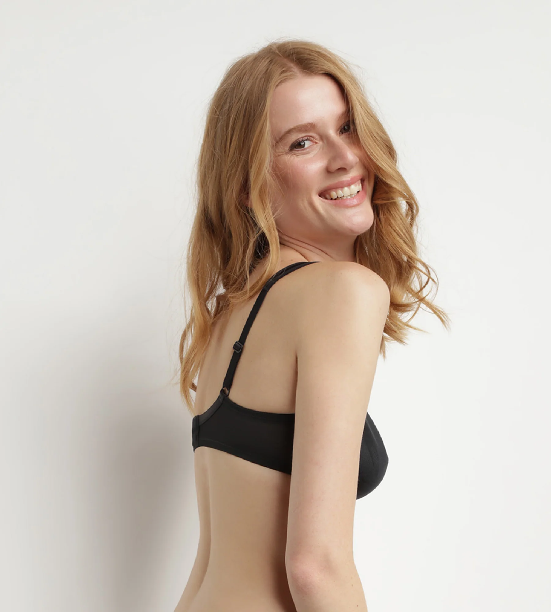 Sujetador reductor con aros negro Generous Minimizer Dim - Imagen 2